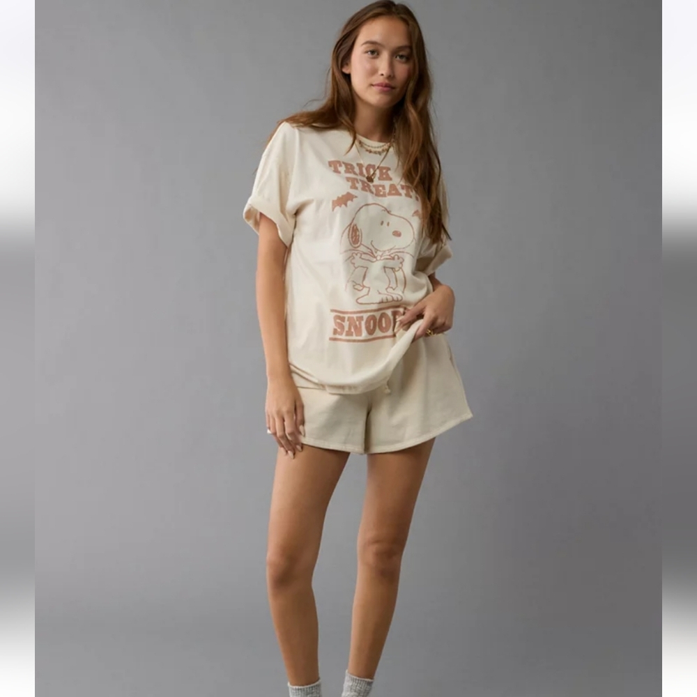 NWT AE Oversized Snoopy Halloween Graphic Tee-Shirt